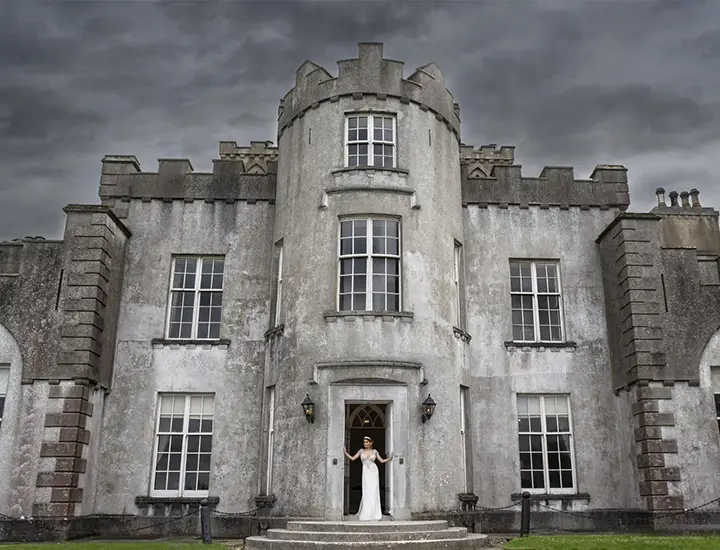 Bride at the entrance of the castle